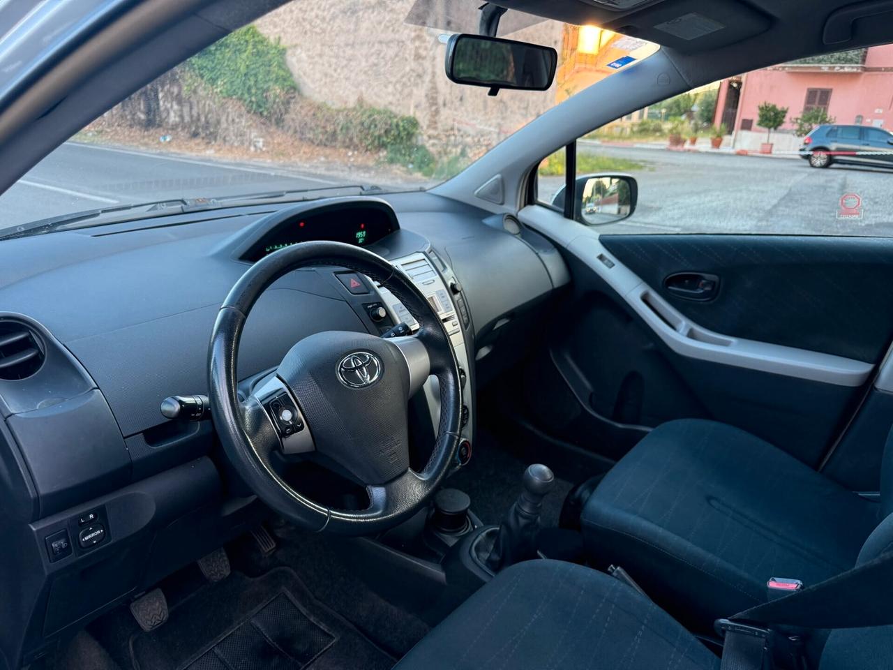 Toyota Yaris 1.0 5 porte - Superprezzo - Tutto incluso
