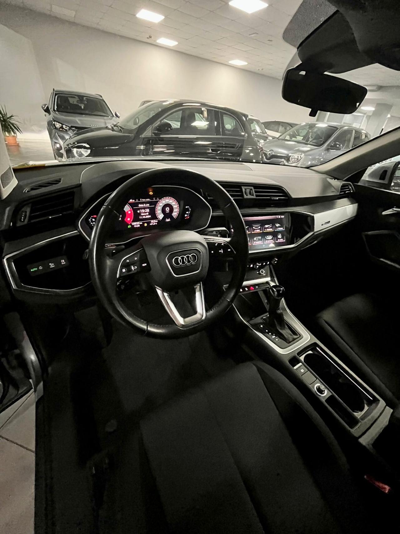 Audi Q3 35 TDI S tronic Business