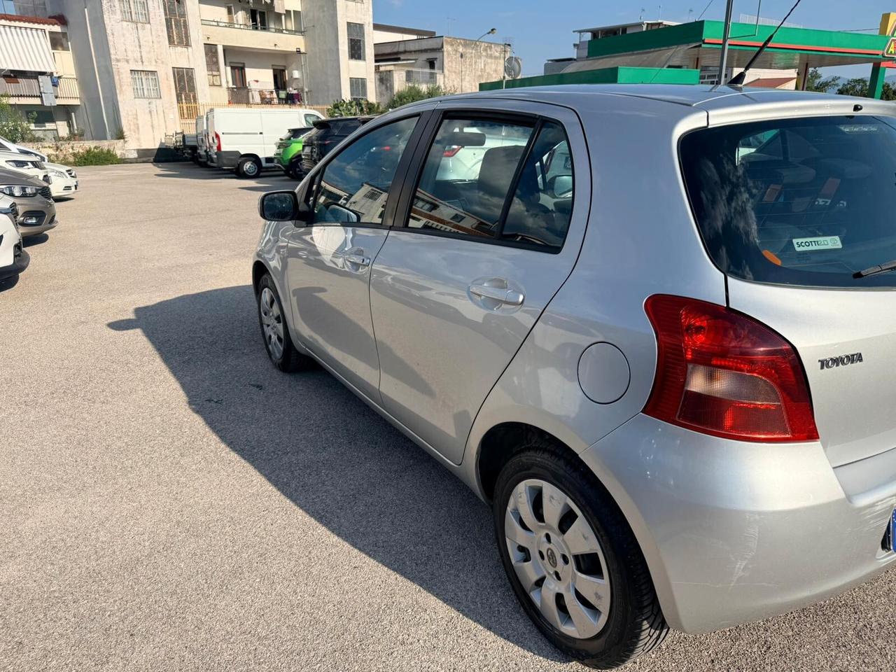 Toyota Yaris 1.0 5 porte Sol