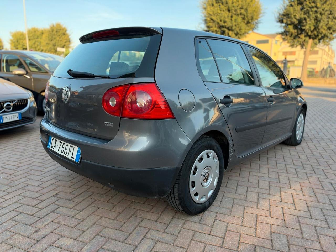 Volkswagen Golf 1.9 TDI 5p. Sportline