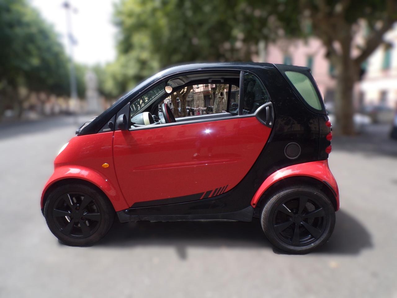 AUTO SMART FOURTWO COUPE' PASSION 55CV DEL 2003 MOTORE REVISIONATO