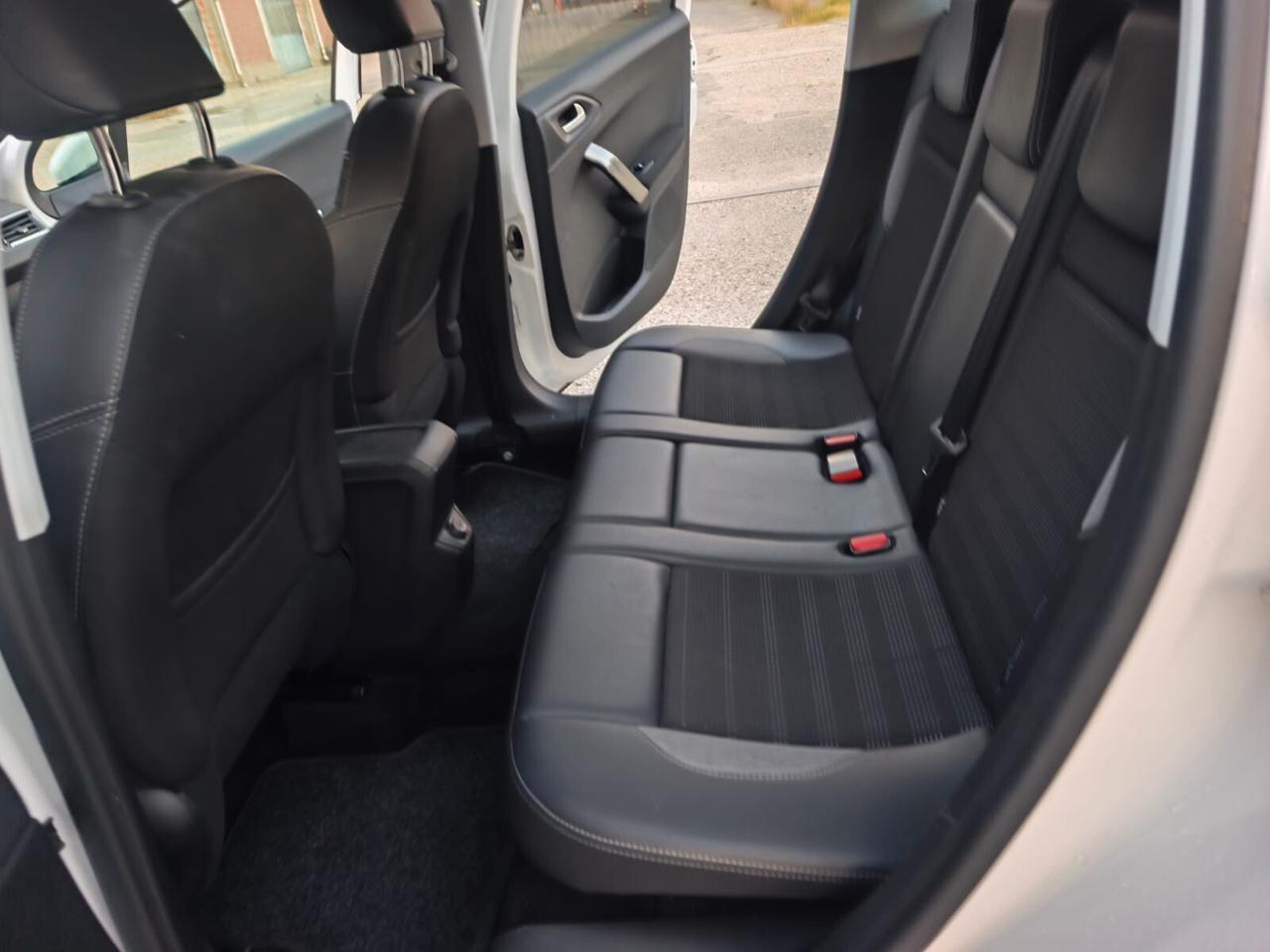 Peugeot 2008. 2017---1.6 Diesel