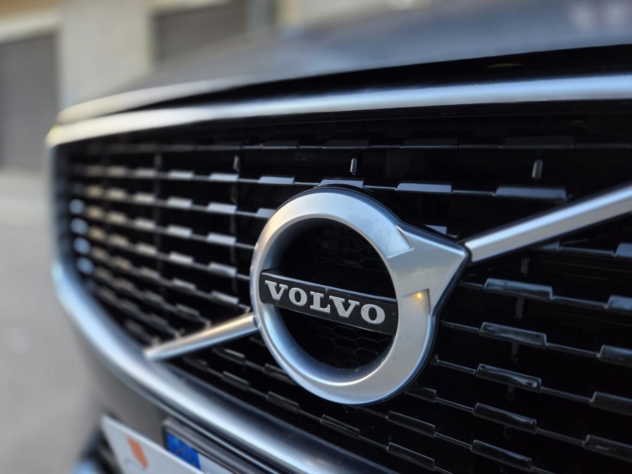 XC60 2.0 b4 R-design awd auto UNICO PROPRIETARIO