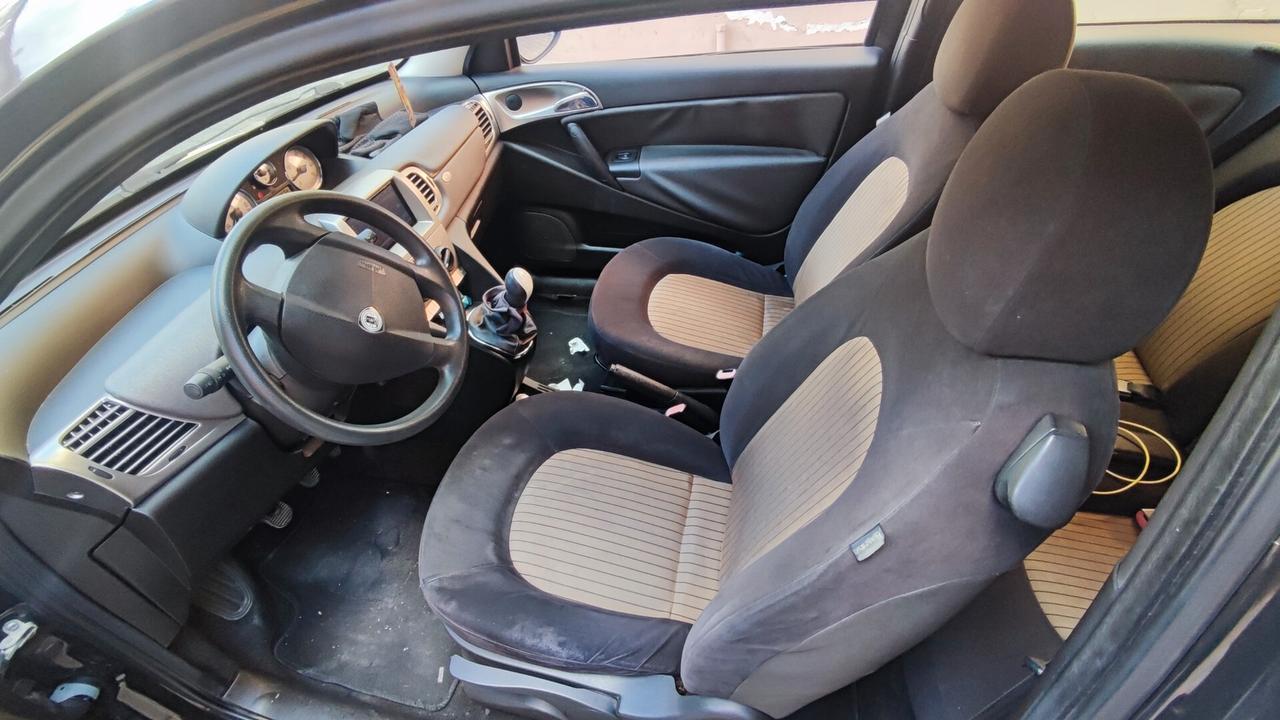 Lancia Ypsilon 1.3 MJT