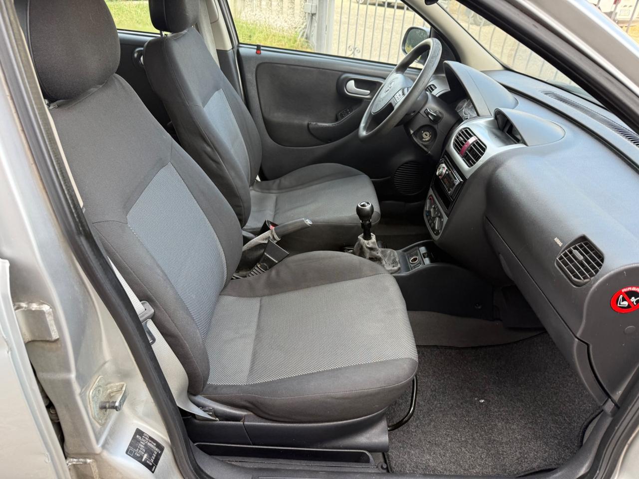 Opel Corsa 1.2 5 porte Cosmo 2006 no blocchi città