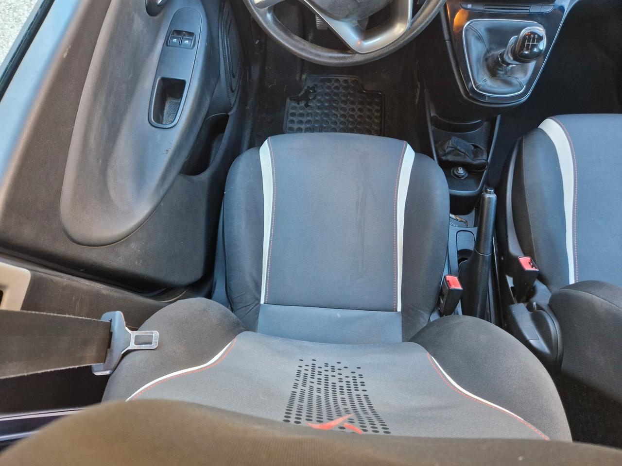 Lancia Ypsilon 1.2 69 CV 5 porte GPL Ecochic Elefantino