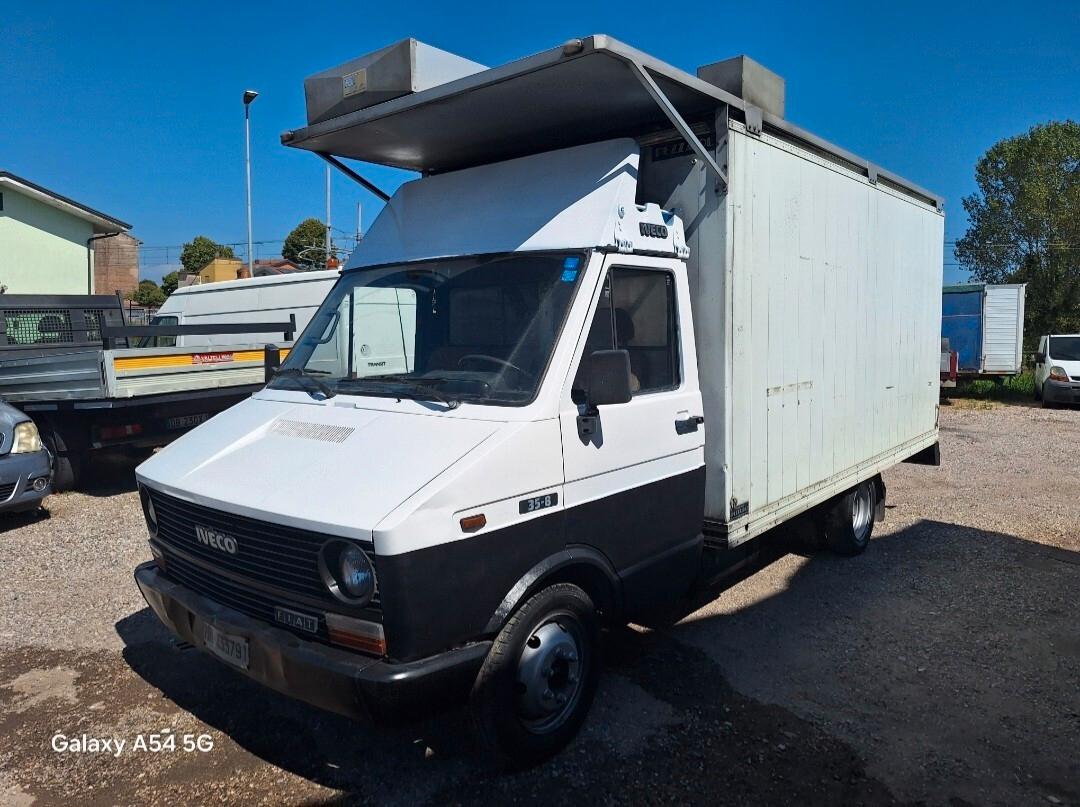 Iveco Daily 35.8 Negozio
