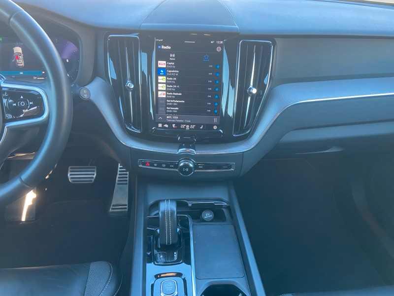 VOLVO XC60 2.0 b4 R-design awd auto