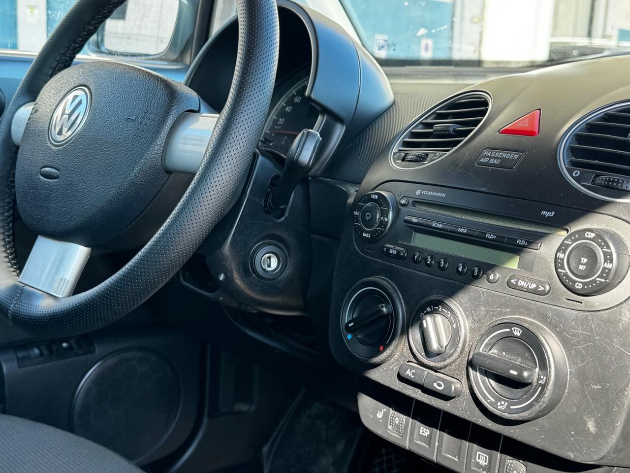 Volkswagen New Beetle 1.6 benzina 2007
