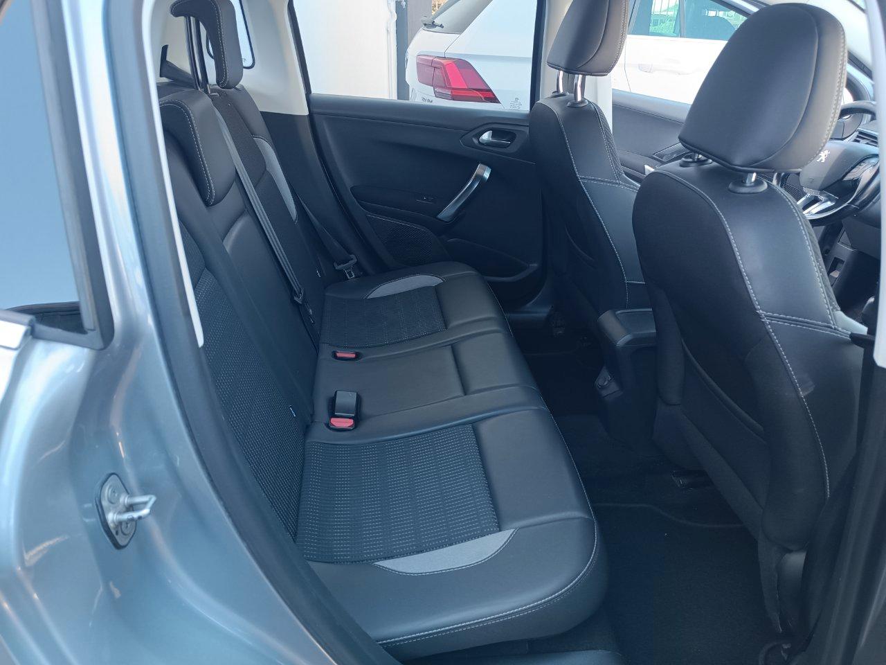 Peugeot 2008 2008 1.6 bluehdi Allure 100cv my16