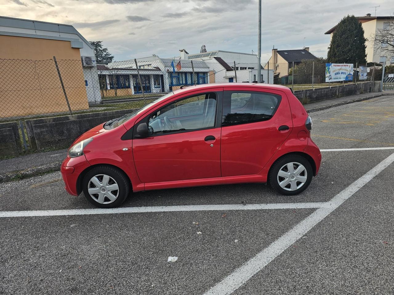 Toyota Aygo 1.0 12V VVT-i 5 porte Sol Connect MMT