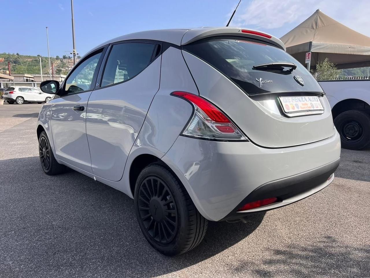 Lancia Ypsilon 1.2 69 CV 5 porte S&S Elefantino Blu