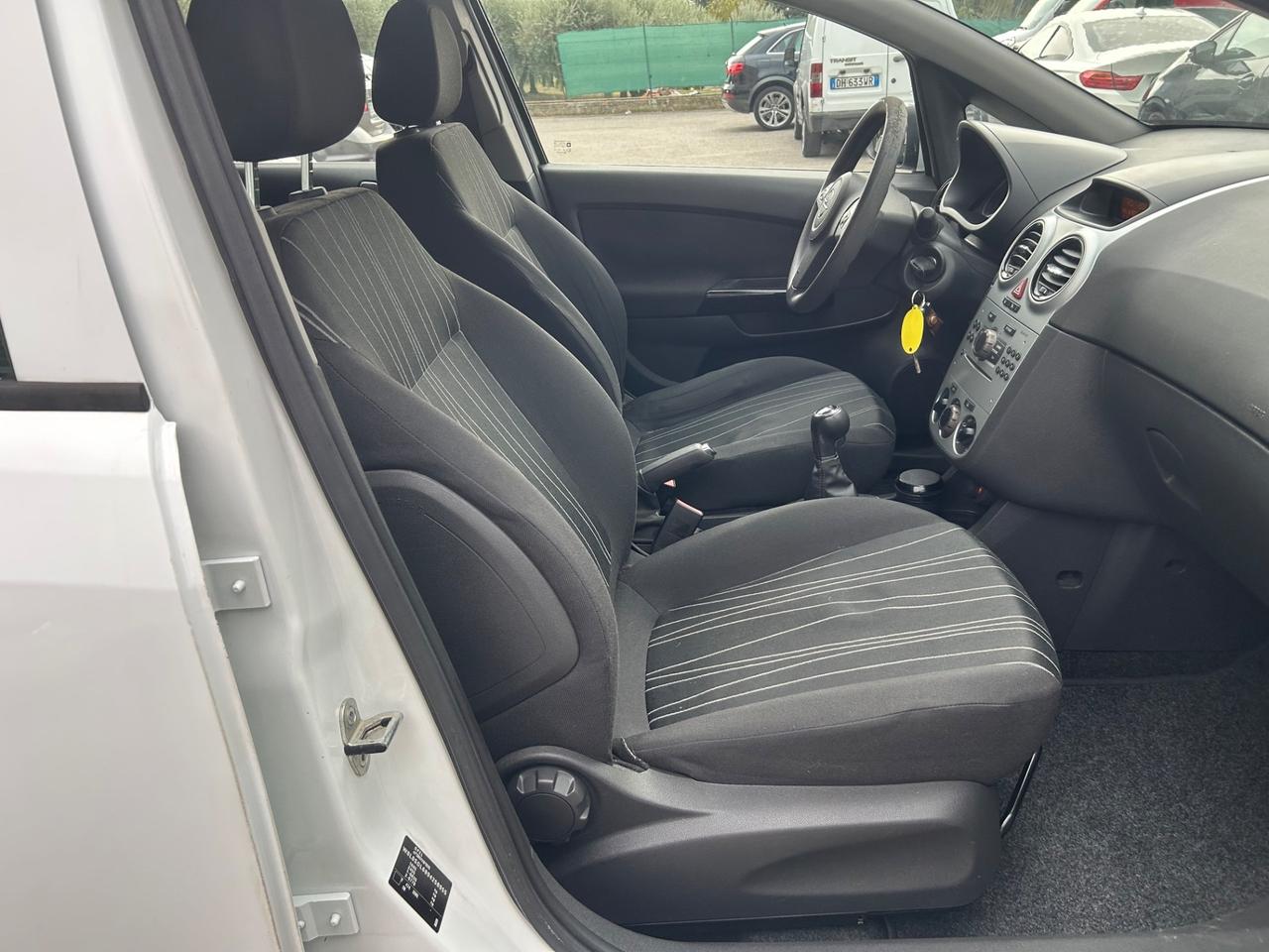 Opel Corsa 1.2 5 porte Cosmo