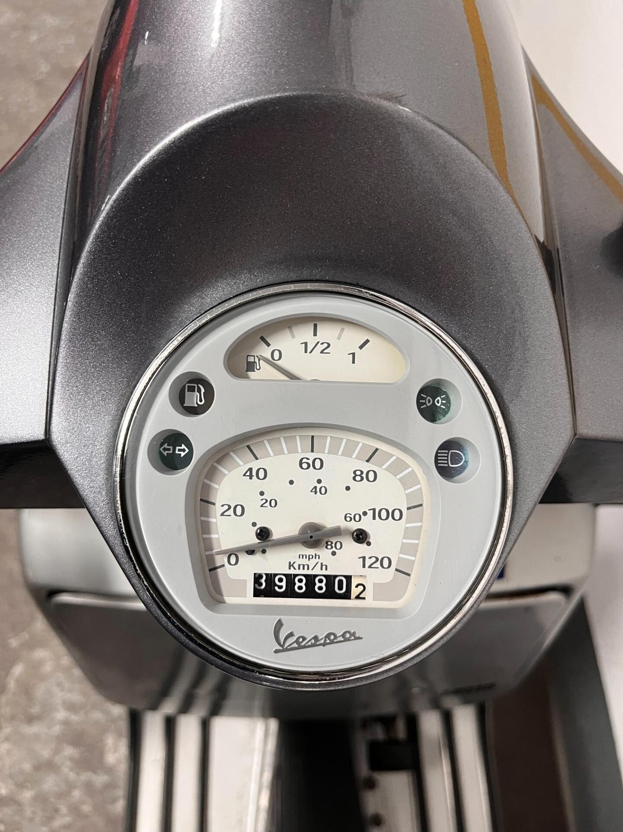 Piaggio Vespa PX 125