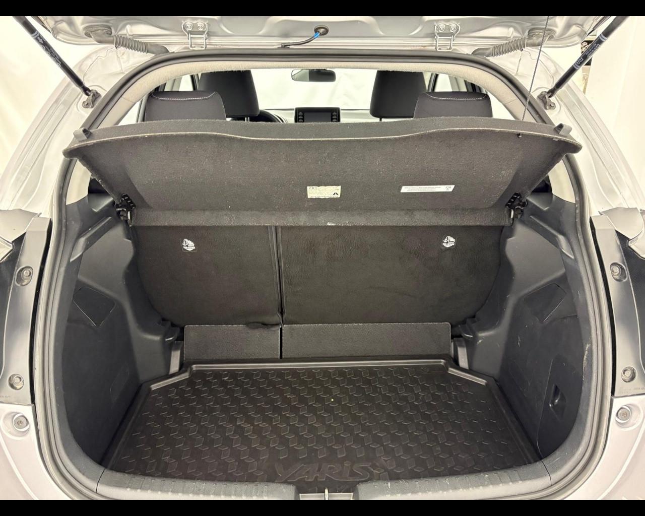 TOYOTA Yaris 1.0 Active