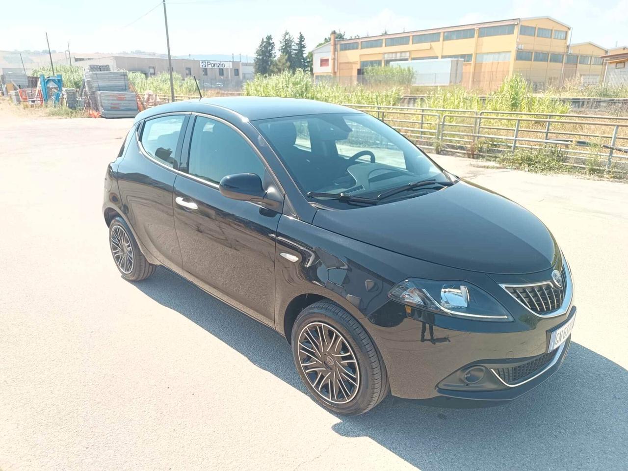 Lancia Ypsilon 1.0 FireFly 5 porte S&S Hybrid Silver Plus