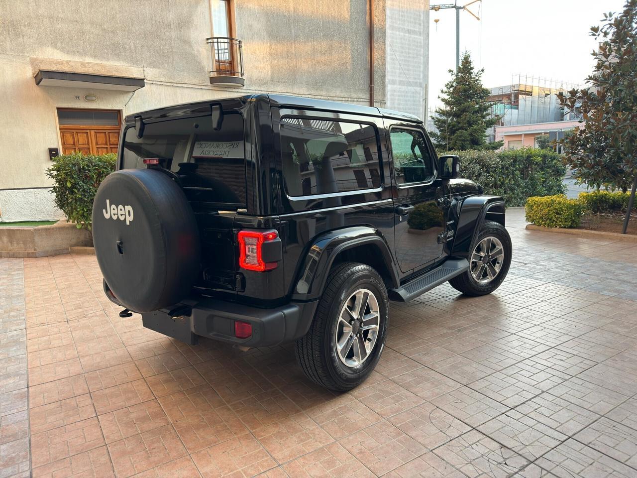 Jeep Wrangler 2.0 Turbo Sahara 272 cv