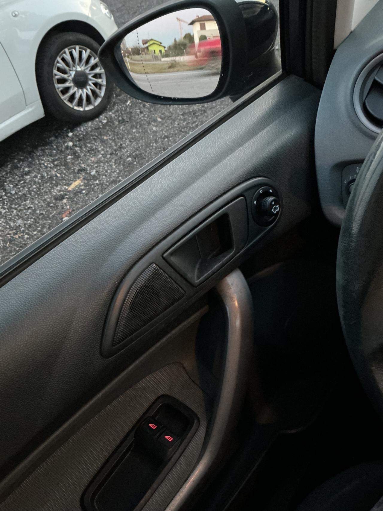 Ford Fiesta 1.2 82CV 3 porte Titanium