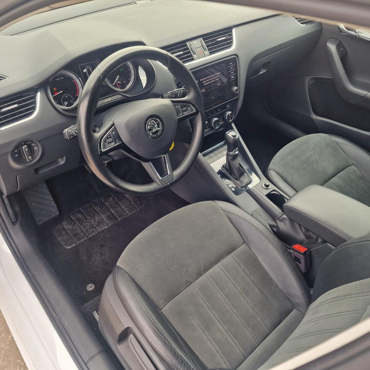 Skoda Octavia 1.5 DSG Wagon Ambition G-Tec GANCIO TRAINO UNICO PROPRIETARIO
