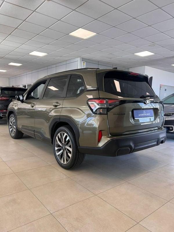 Subaru Forester 2.0 e-Boxer Premium auto