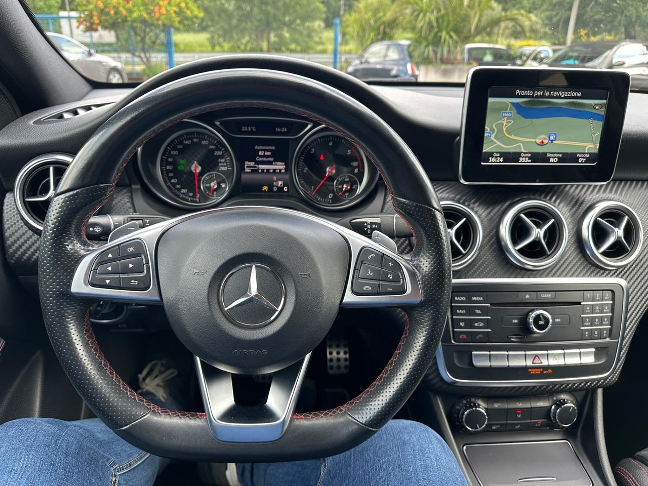Mercedes A200d 4 matic premium amg