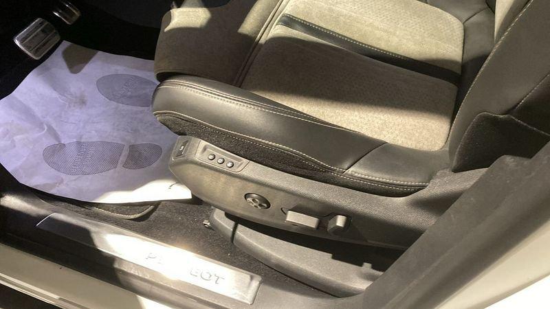 Peugeot 3008 3008 Hybrid 225 e-EAT8 GT Pack