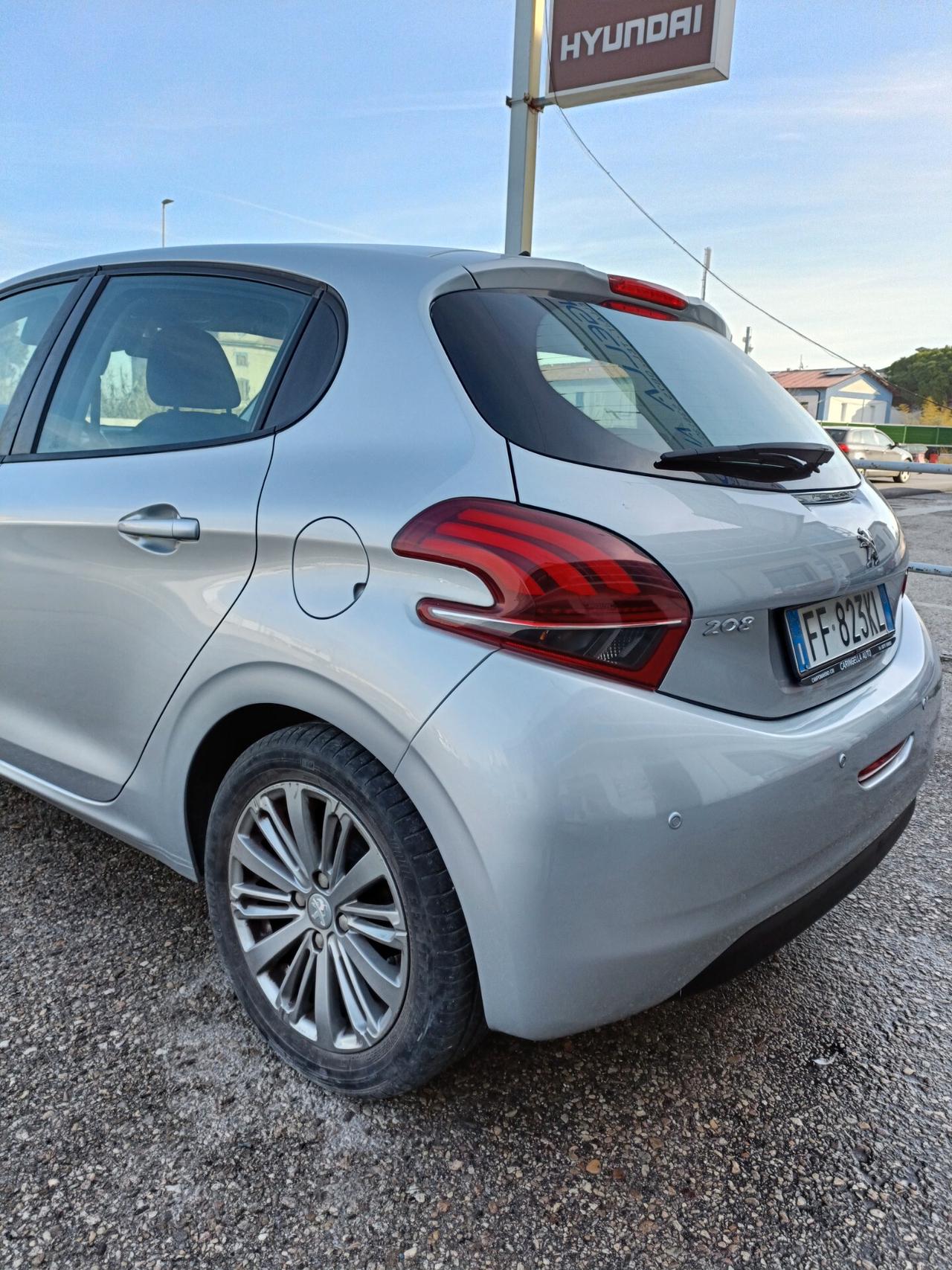 Peugeot 208 1.2 82 CV Active NEOPATENTATI