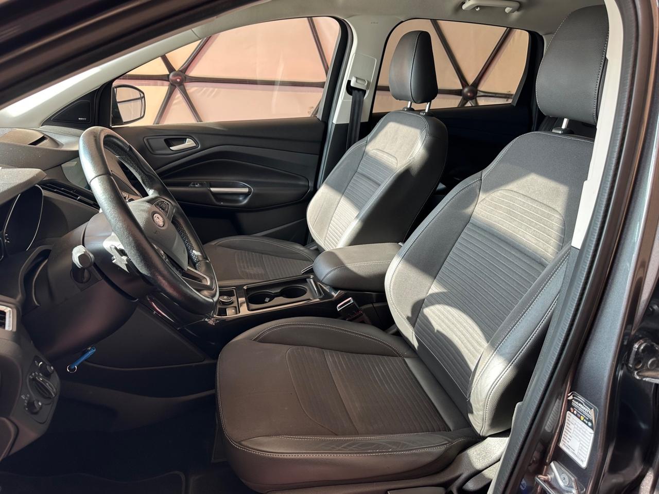 Ford Kuga 1.5 TDCI 120 CV S&S 2WD Powershift Titanium