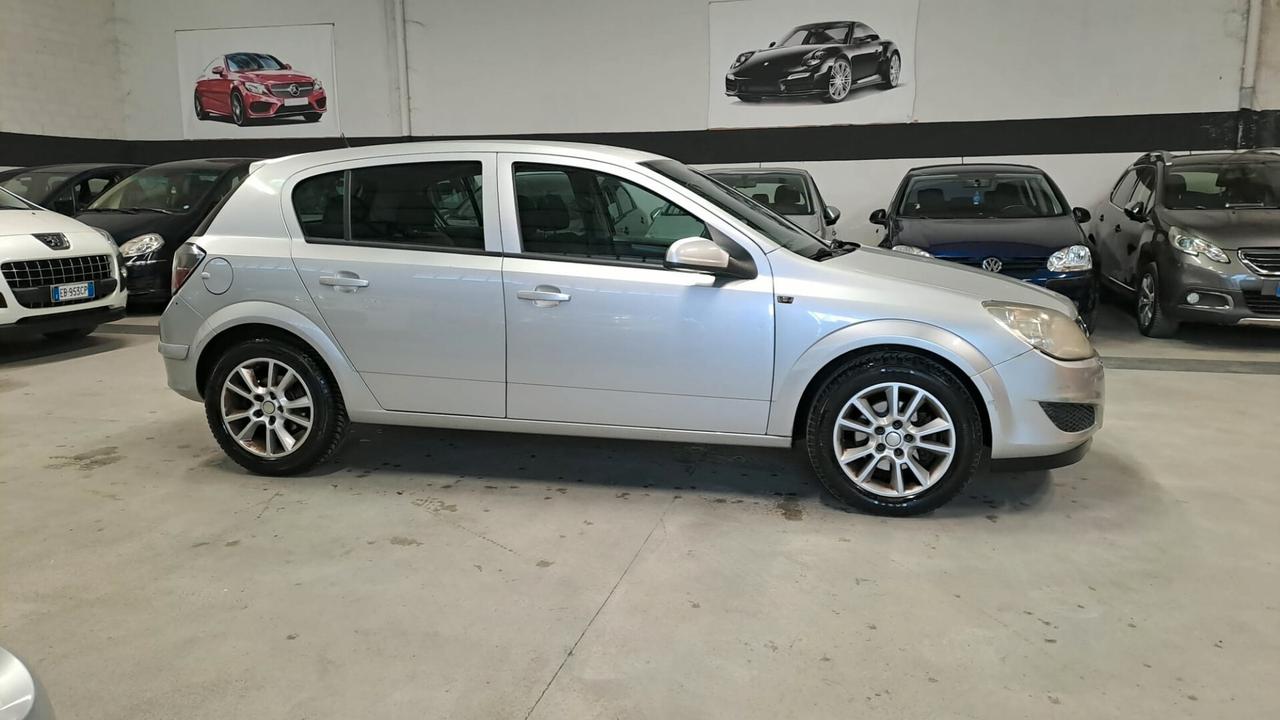 Opel Astra 1.7 CDTI 80CV 5 porte Club