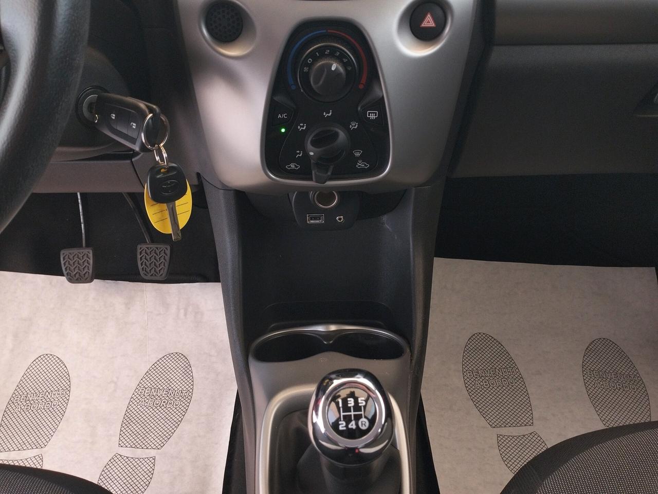 TOYOTA Aygo 1.0 69cv 5p - NEOPATENTATI
