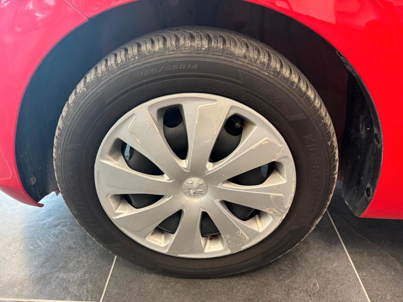 PEUGEOT 108 ANNO 2017 BZ 1.0 ADATTA NEOPATENTATI KM 53 MILA