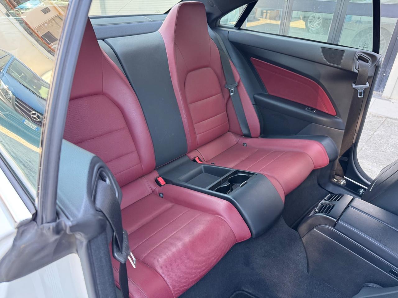 Mercedes-benz E 220 CDI Coupé Premium