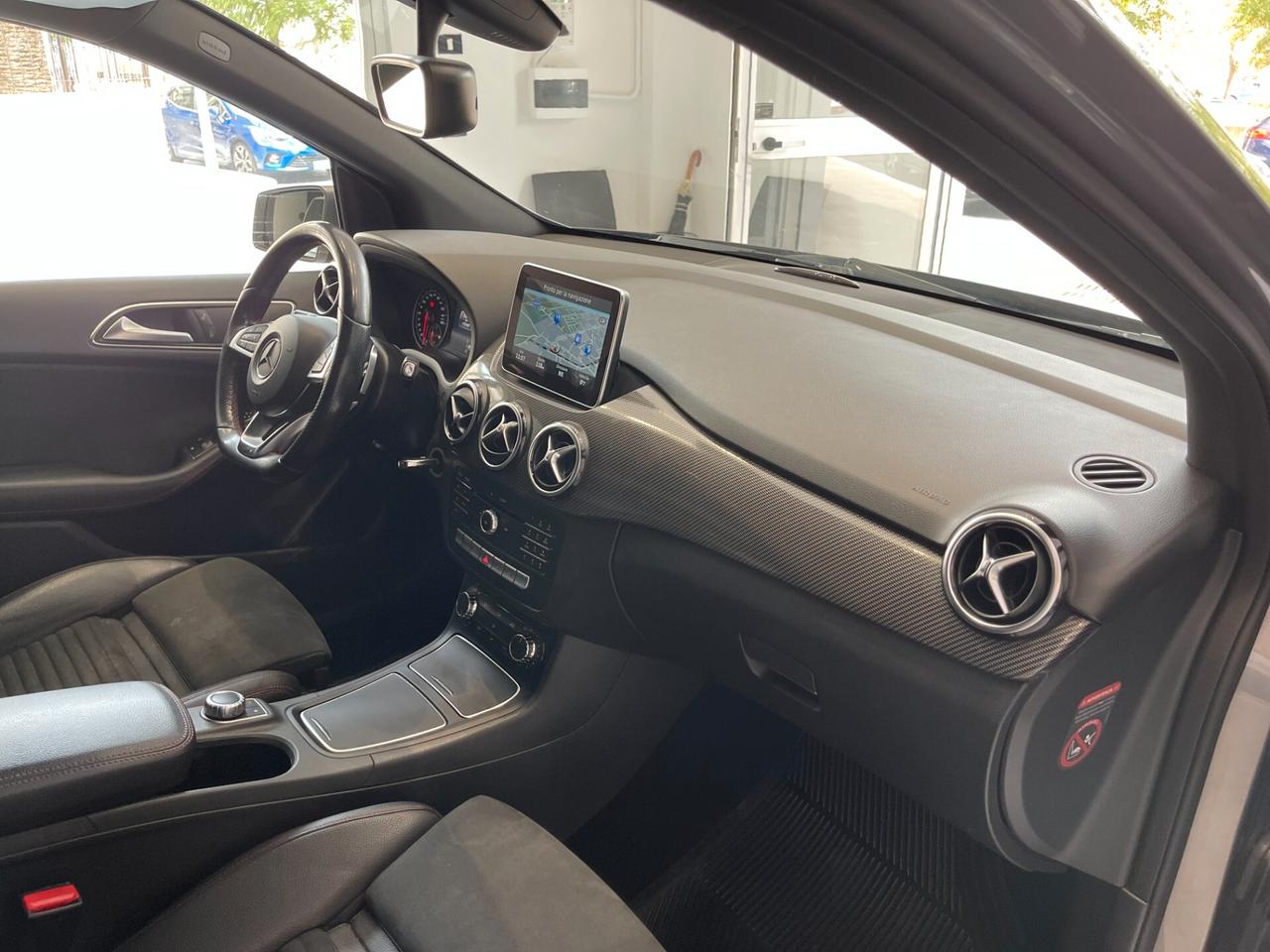 Mercedes-benz B 200D Auto. FULL AMG