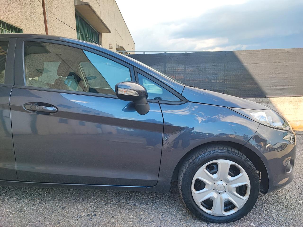 Ford Fiesta 1.2 BENZINA NEOPATENTATI 5 PORTE 2009