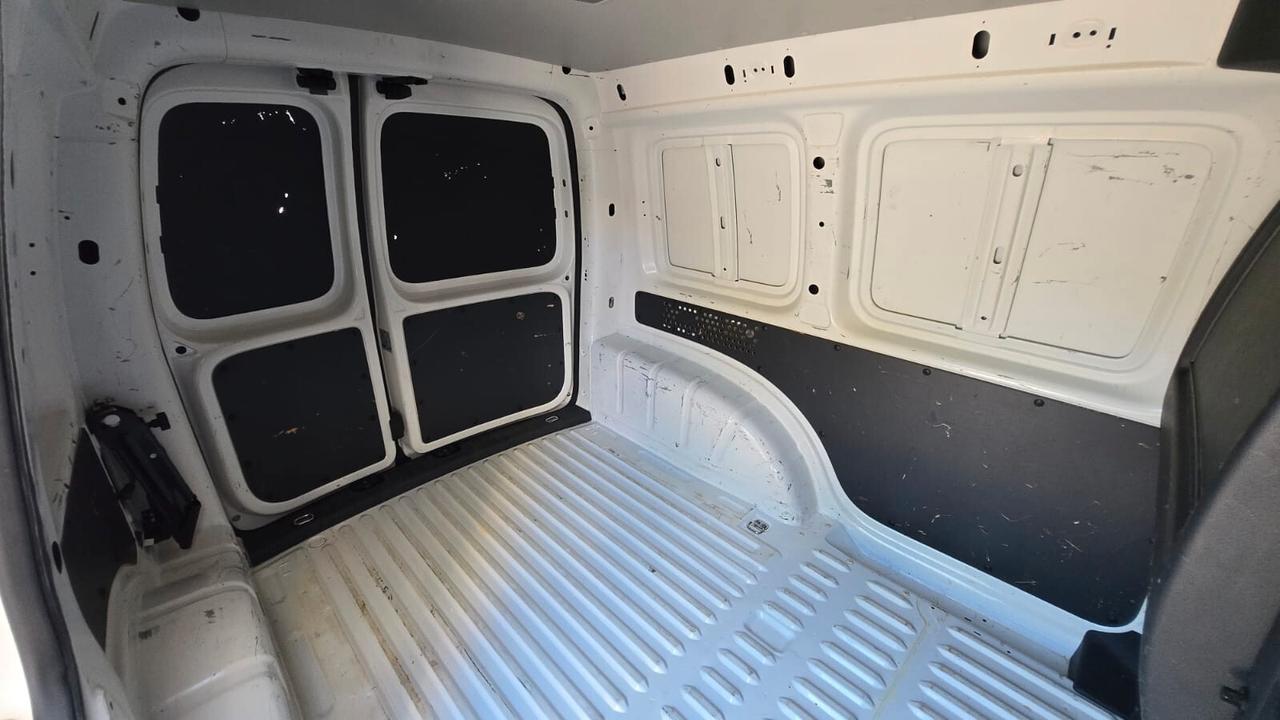 Volkswagen Caddy 2.0 TDI 102 CV Highline 2Posti