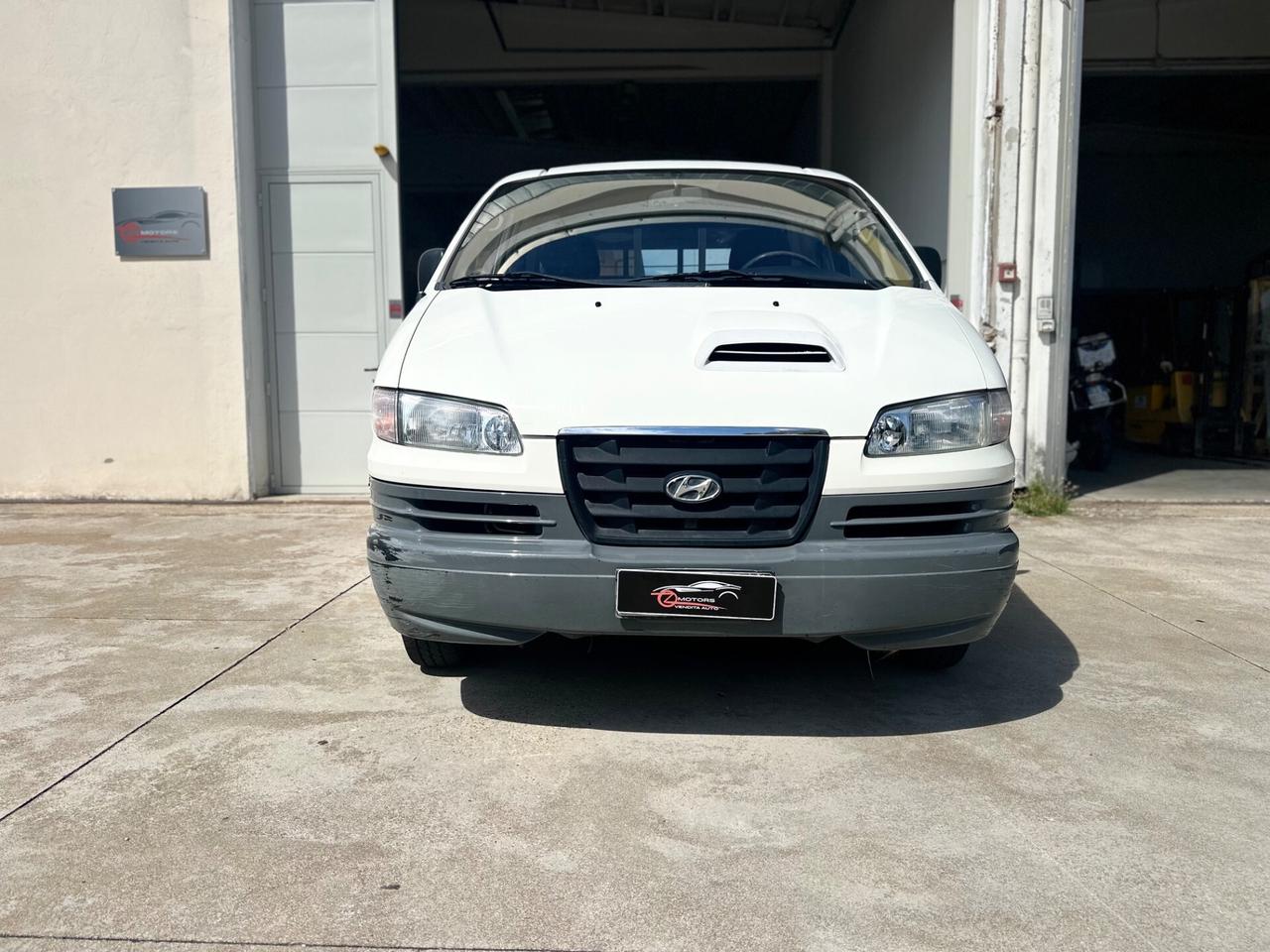 Hyundai H-1 2.5 TDI Autocarro CASSONATO FISSO 3 POSTI