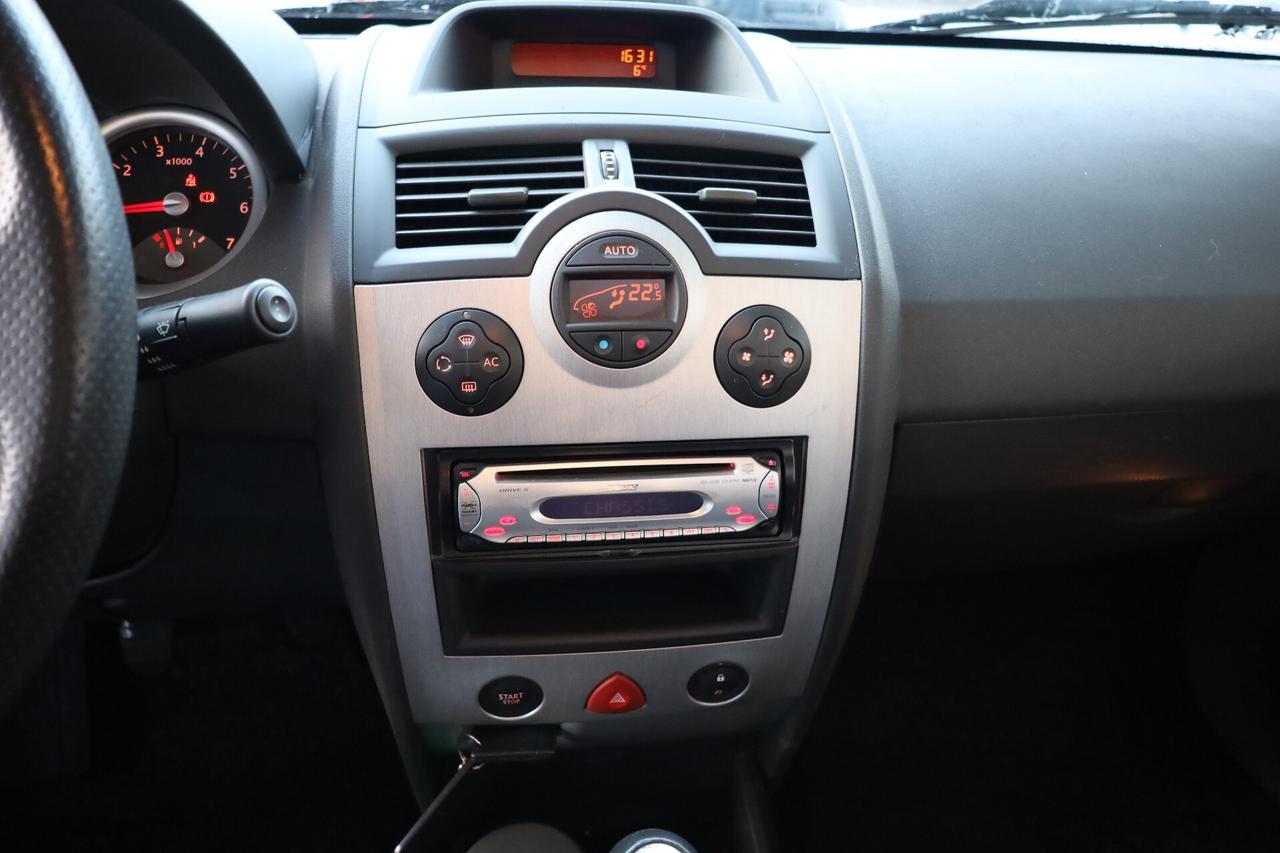 Renault Megane Mégane C-C 1.6 16V Confort Dynamique