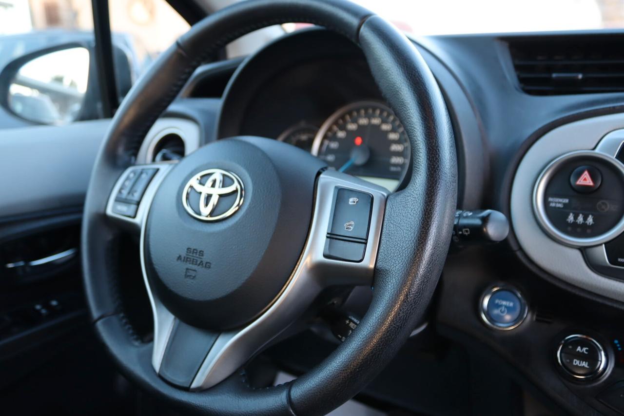 Toyota Yaris 1.5 Hybrid 5 porte Lounge