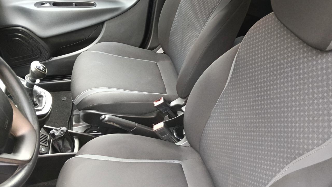 LANCIA YPSILON 1.2 B/GPL-CASA MADRE