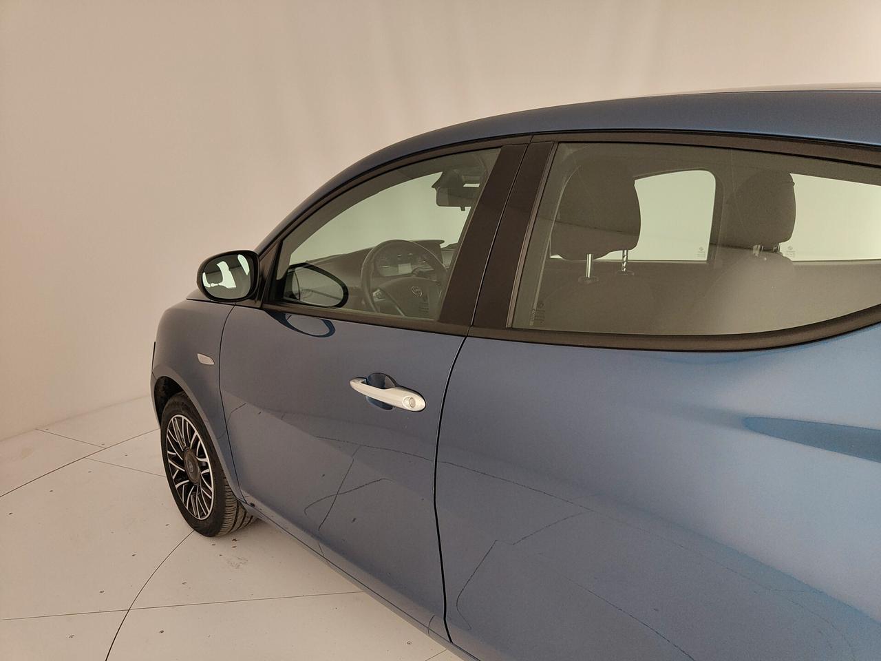 Lancia Ypsilon 1.0 FireFly 5 porte S&S Hybrid Platino
