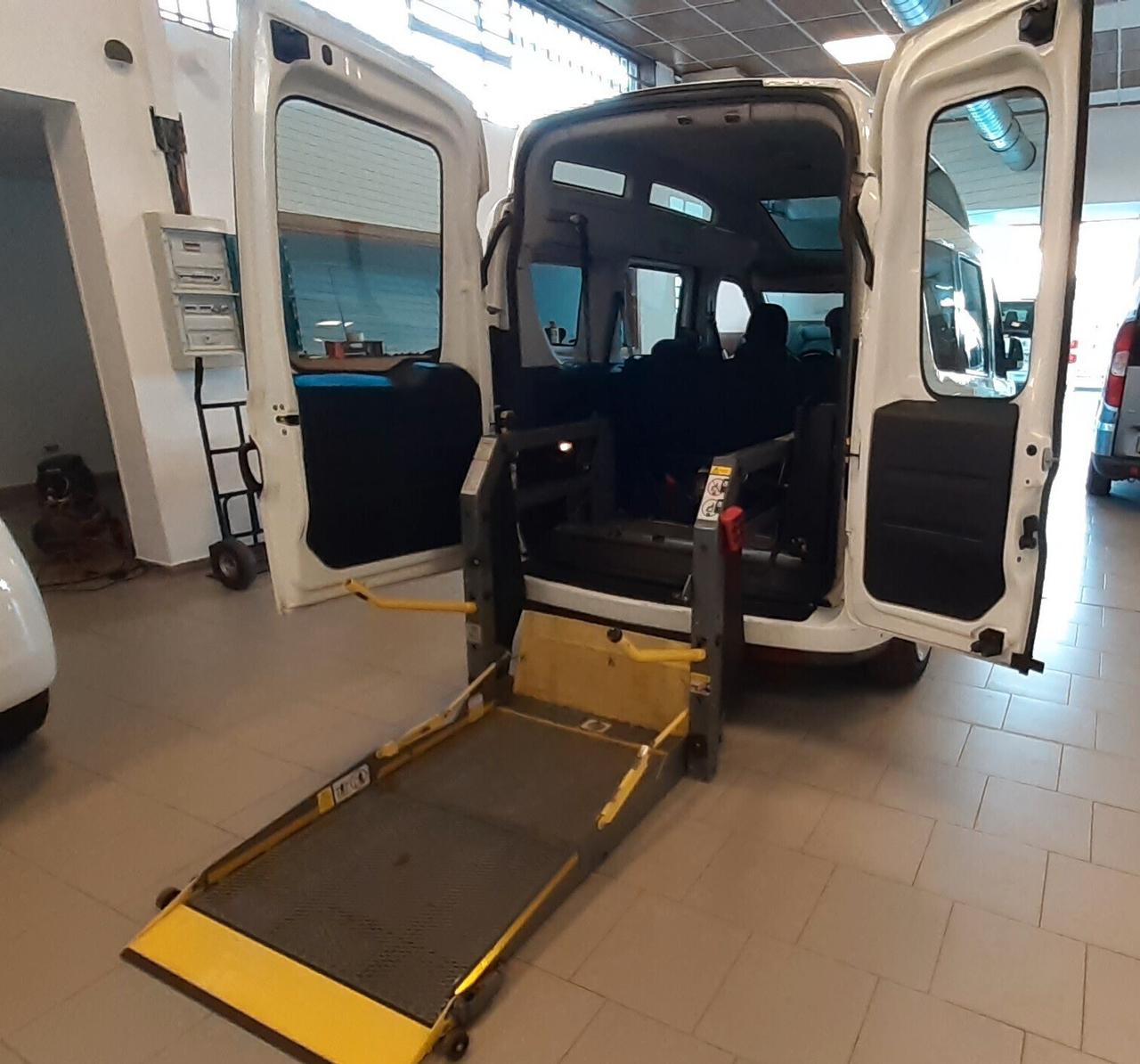 Doblò trasporto disabili Multijet pedana elettrica