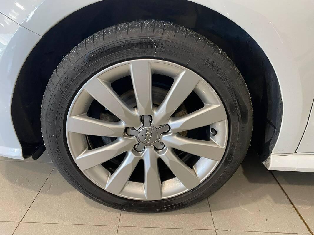 Audi A1 AUDI A1 SPORTBACK S LINE