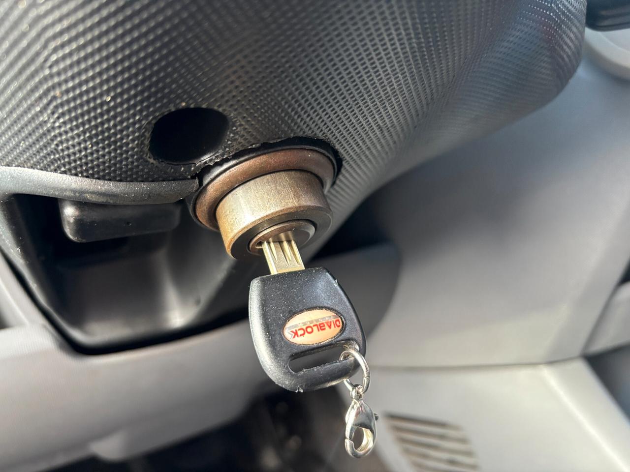 Peugeot 107 1.0 68CV 5p. Urban Move