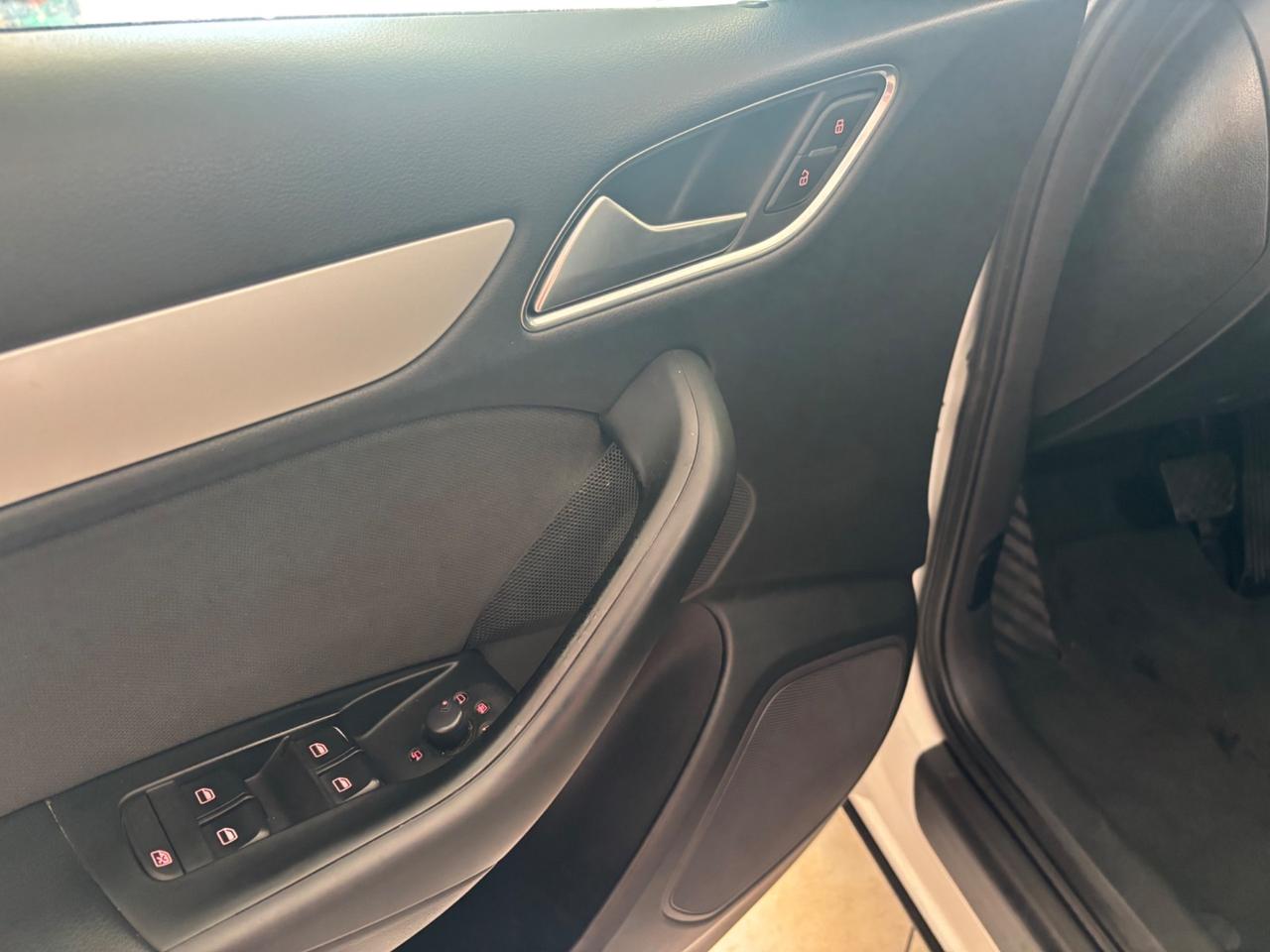 Audi Q3 2.0 TDI 120 CV Sport xeno navi automatica