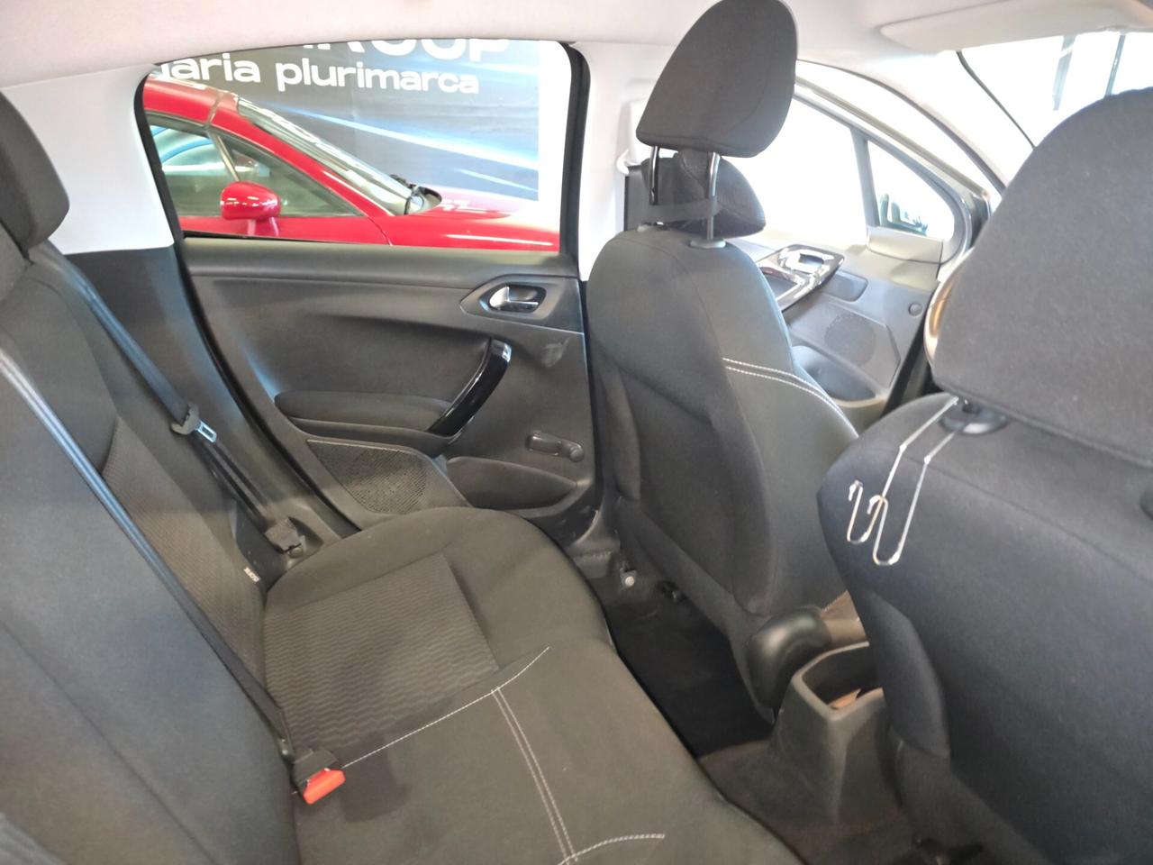 Peugeot 208 PureTech 82 5 porte Allure