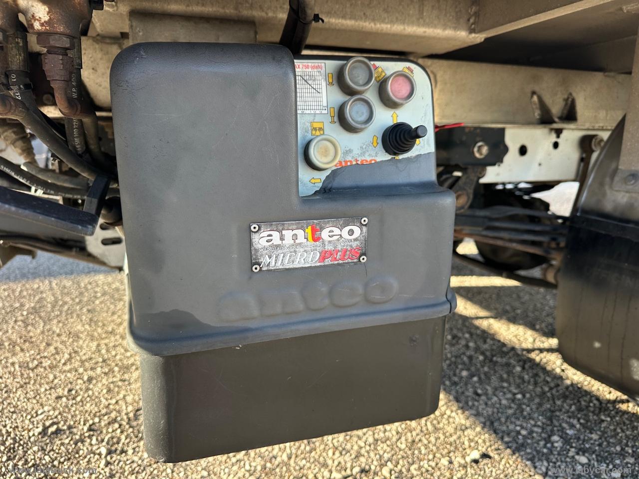 Transit 330 2.4 TD/90 TELONATO + SPONDA IDRAULICA