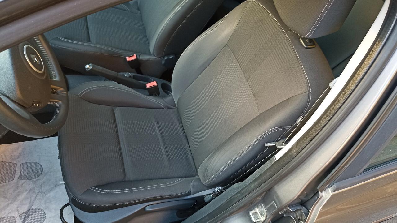 Renault Clio 1.2 16V 5 porte Dynamique