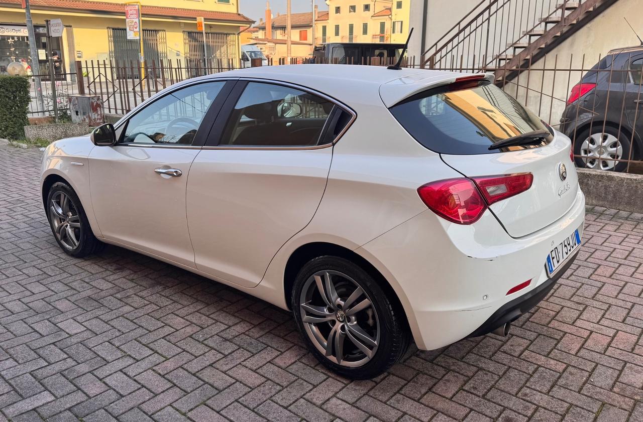 Alfa Romeo Giulietta 1.6 JTDm 120 CV Ok Neopatentati