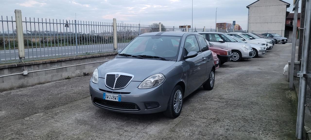 Lancia Ypsilon 1.2 Argento
