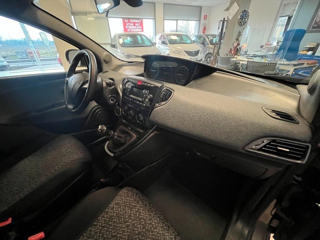 Lancia Ypsilon 1.2 69cv 5p Gpl Ecochic Adatta a Neopatentati